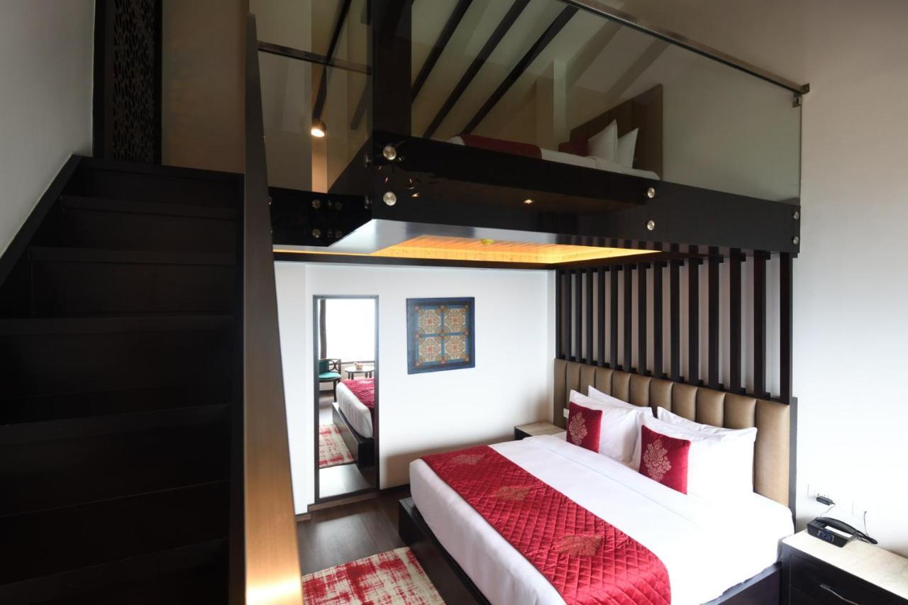 Ramada By Wyndham & Casino Golden