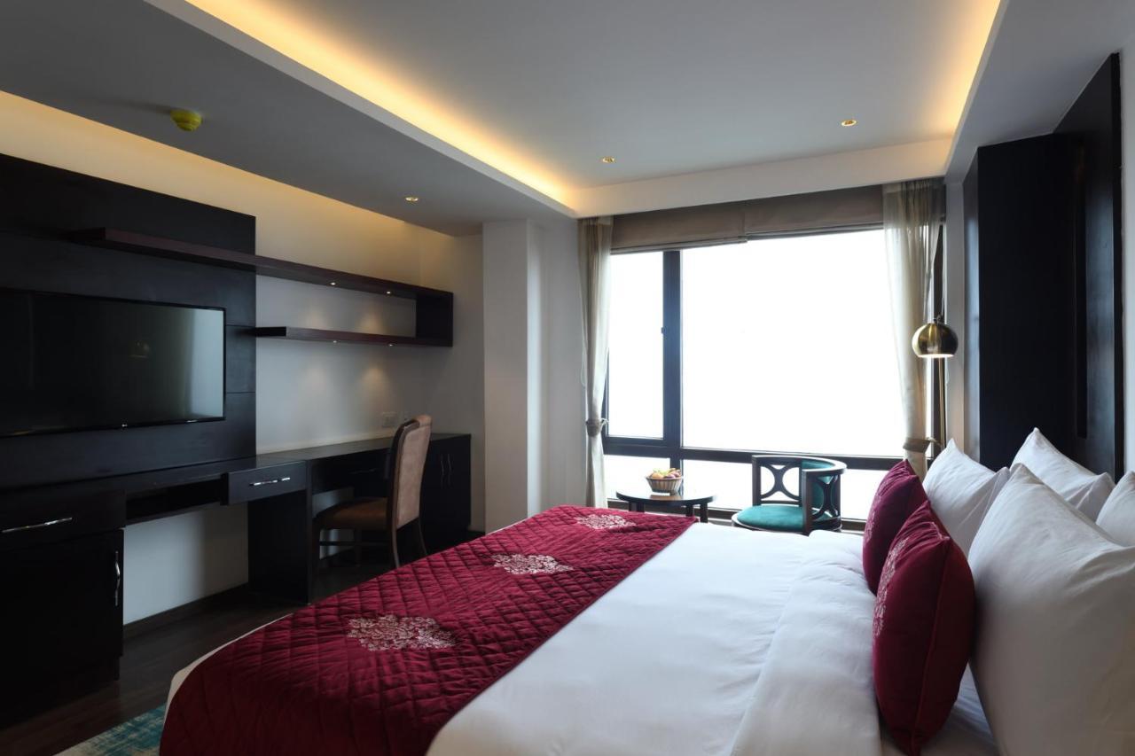 Hotel Ramada By Wyndham & Casino Golden 5*